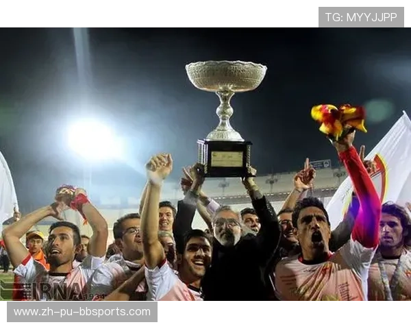 钢铁激情与足球梦想 德甲俱乐部206枚标志的视觉传奇